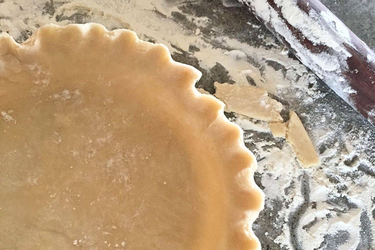 https://unsophisticook.com/wp-content/uploads/2010/11/Pie-Crust-Recipe-With-Shortening.jpg