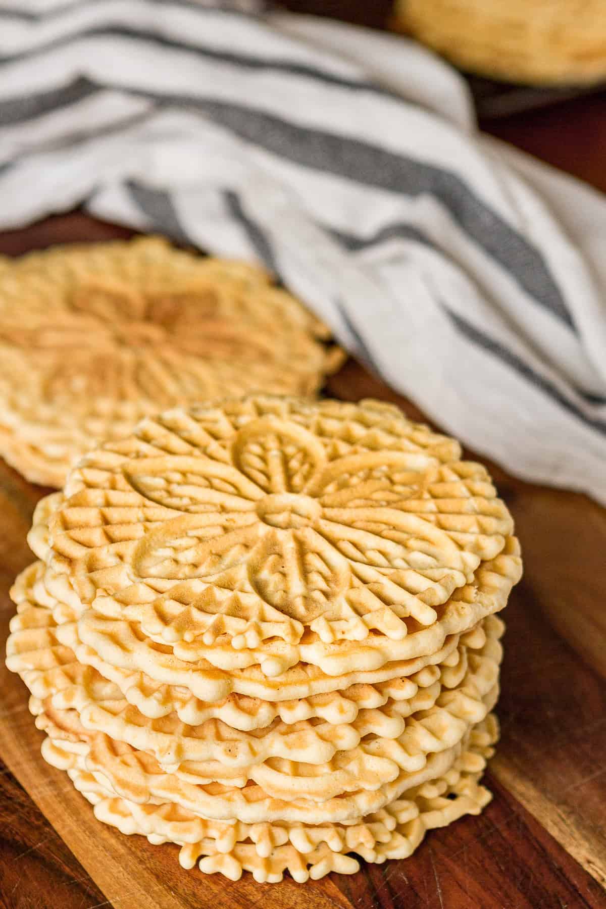 Pizzelle Maker - Non-stick Electric Pizzelle Baker Press Makes Two 5-Inch  Cookies at Once- Recipe Guide Included- Fun Party Dessert Treat Making Made