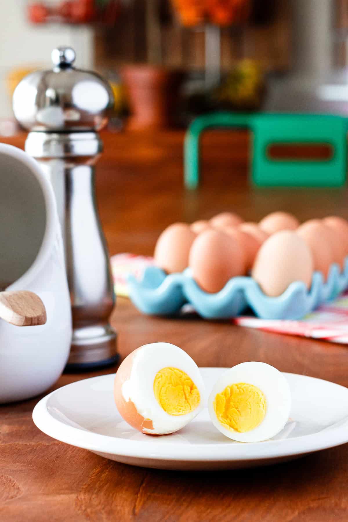 How to Hard Boil Eggs on the Stove or in the Oven: Oma's gekochte Eier