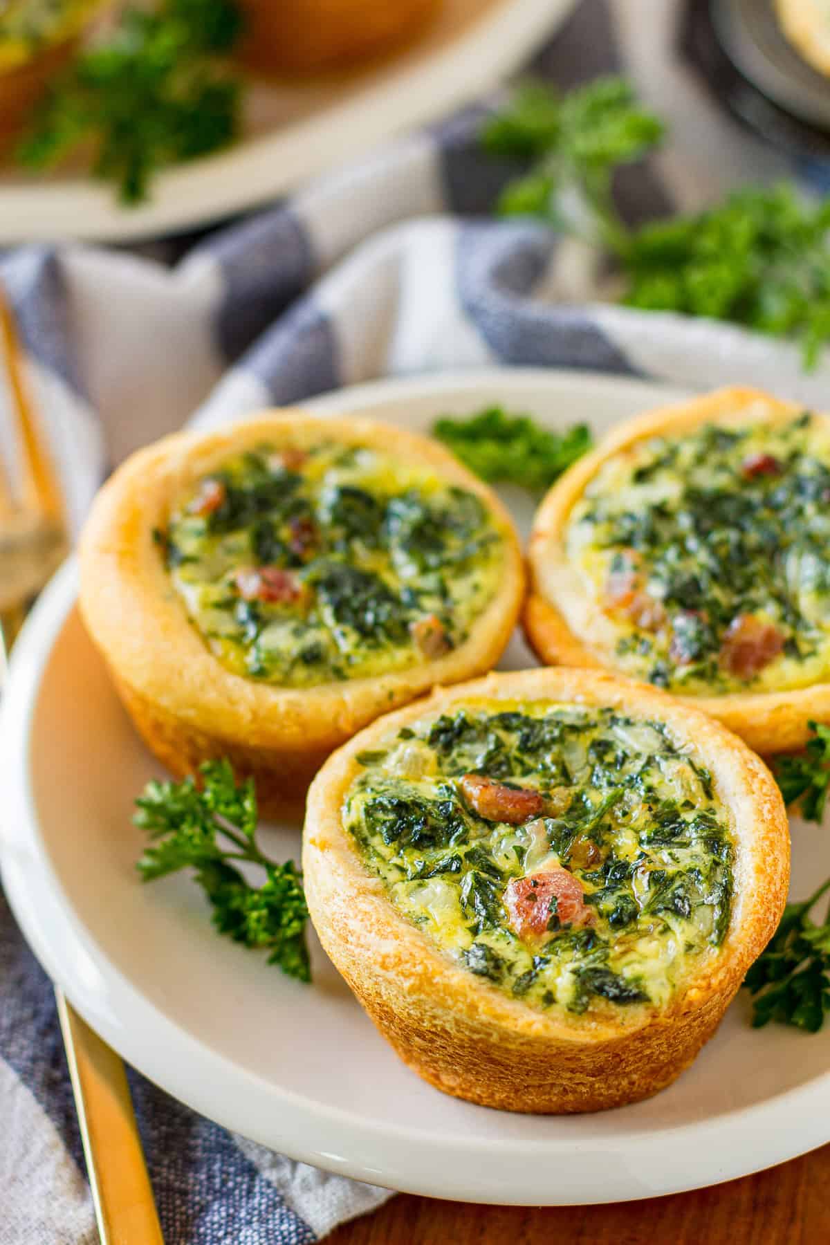 https://unsophisticook.com/wp-content/uploads/2013/03/Mini-Spinach-Quiche-Brunch.jpg