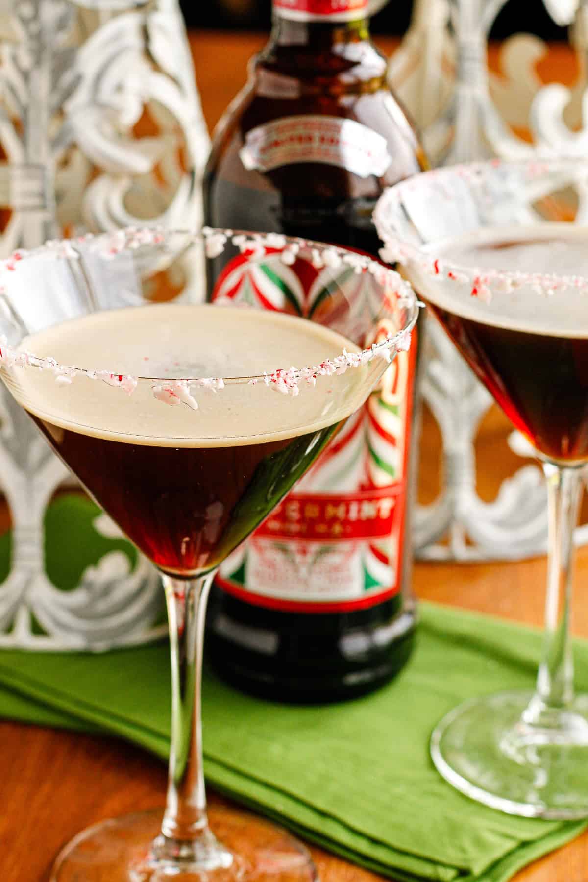 https://unsophisticook.com/wp-content/uploads/2013/12/Peppermint-Espresso-Martini.jpg