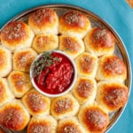 pillsbury cheesy biscuit wreath appetizer for holiday entertaining