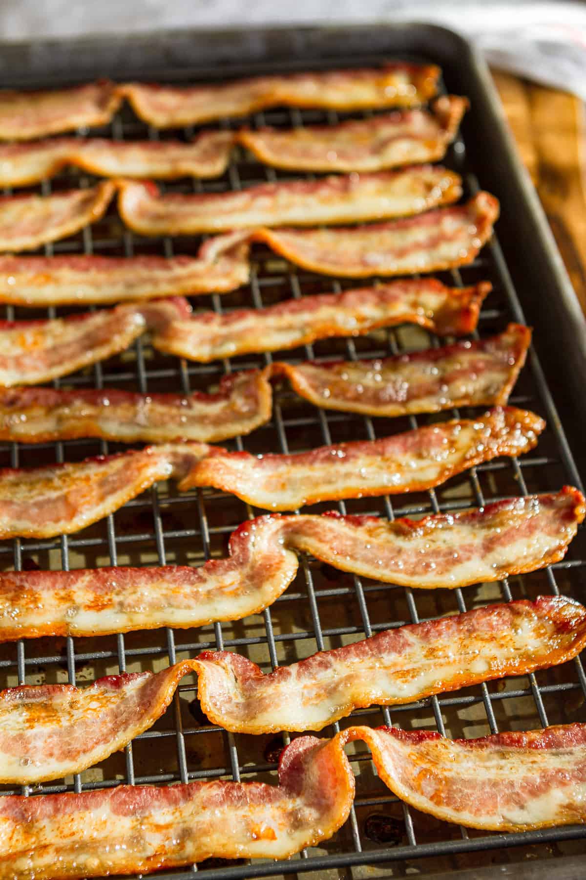 How to Cook Bacon in the Oven on a Rack • Loaves and Dishes