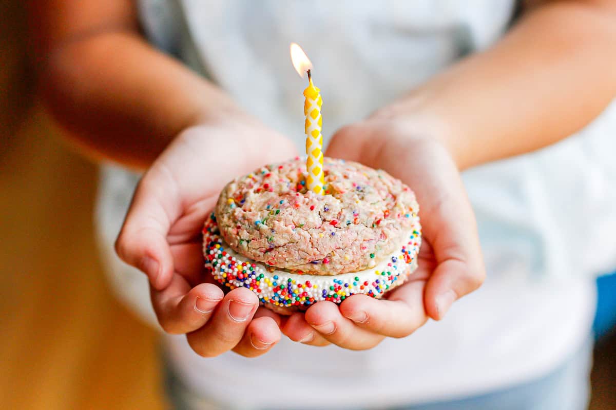 https://unsophisticook.com/wp-content/uploads/2014/08/Birthday-Cake-Cookies-Candle.jpg