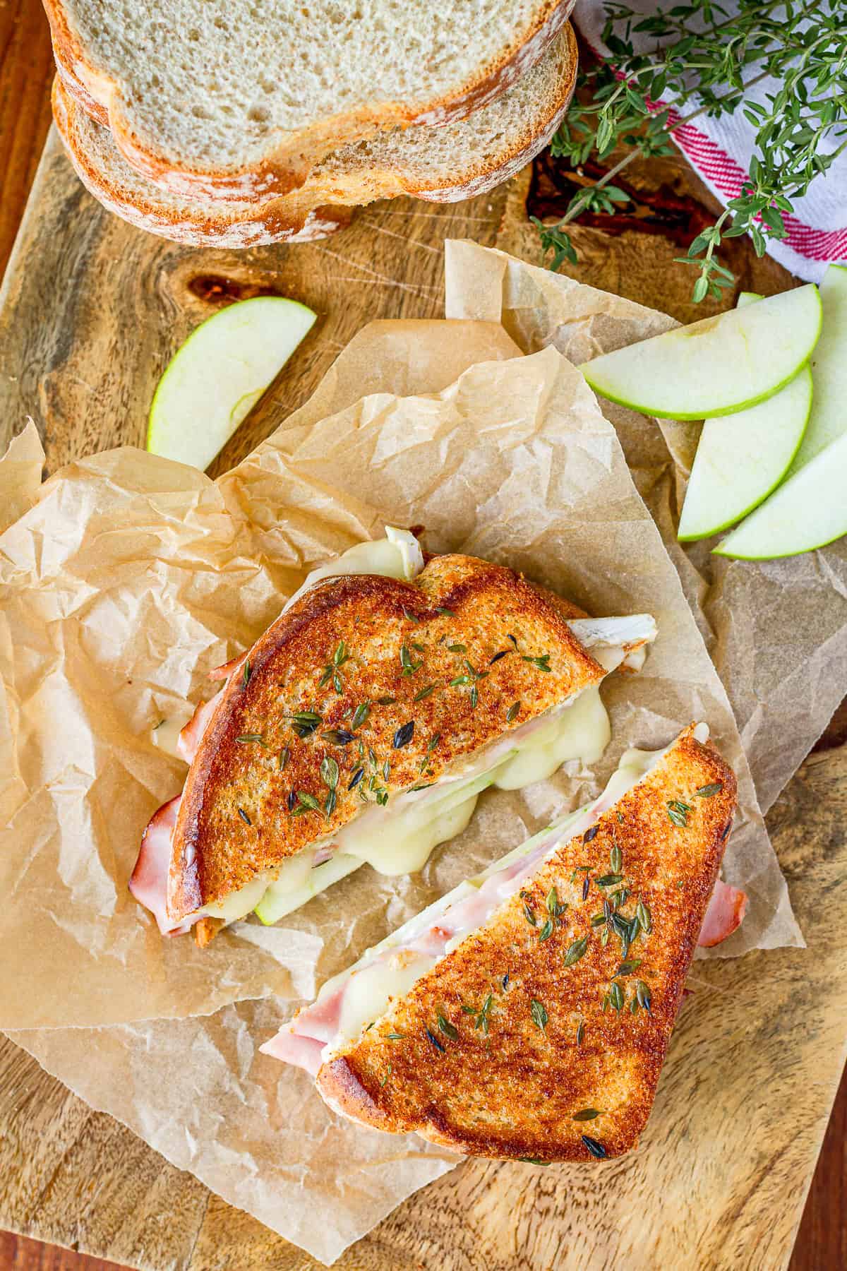 Ooey-Gooey Apple Ham & Brie Grilled Cheese Sandwiches - Unsophisticook