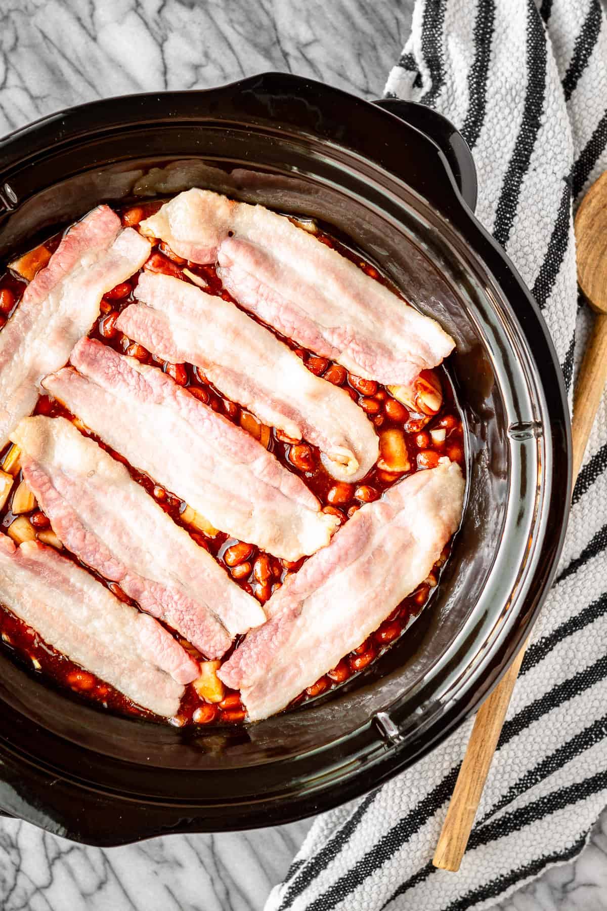 how to make baked beans with bacon and brown sugar