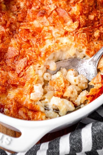 macaroni and cheese casserole recipe with crushed potato chips topping