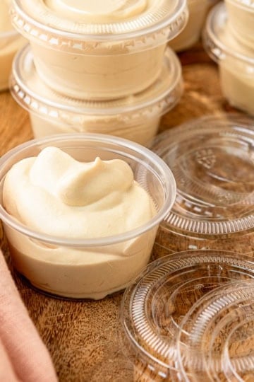 white russian pudding shots recipe in plastic condiment cups