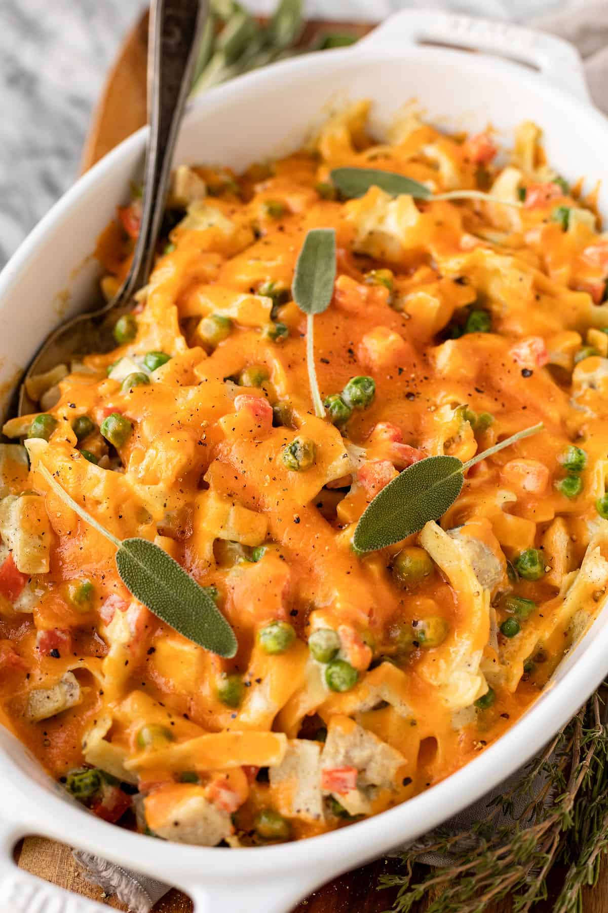 Creamy & Cheesy Turkey Noodle Casserole – Unsophisticook